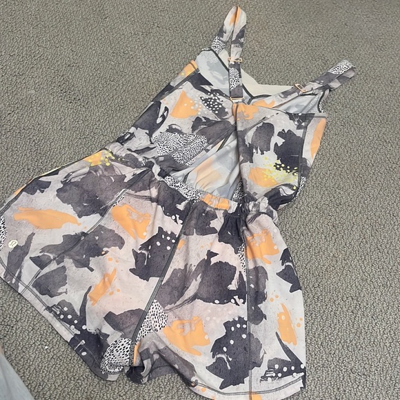 Lululemon Be Free Runsie
Mini Art Pop White Multi 6 - Picture 7 of 10